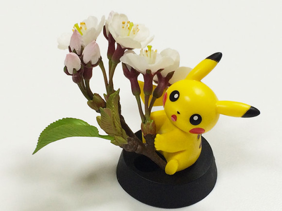 デスク周りおたすけピカチュウ「ペンスタンド」桜持つ