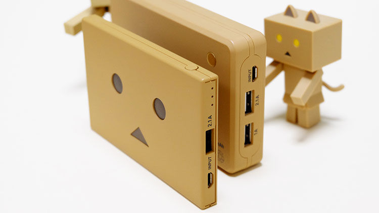 コンパクトで大容量のモバイルバッテリー!新旧ダンボーバッテリー比較