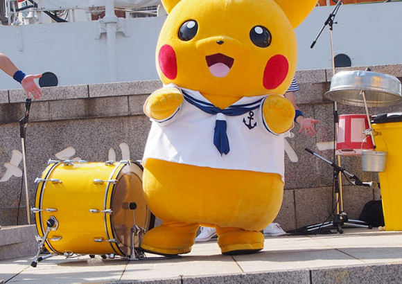 ピカチュウストンプショードラム叩く