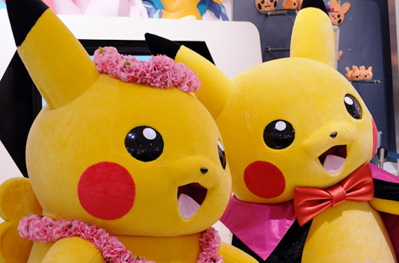 ポケモンセンターハロウィンでマントピカチュウ&フラダンスピカチュー
