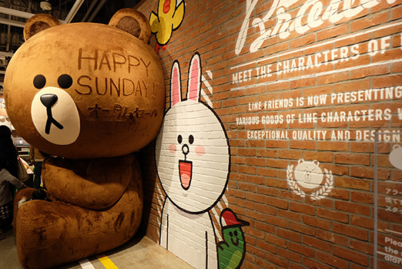 LINE STORE仙台店巨大ブラウン有効活用