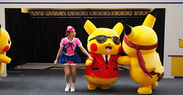 ランドマークプラザ「ピカチュウ・アイランド」サングラスピカチュウ交代