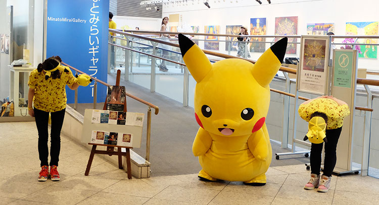 クイーンズスクエア横浜「ピカチュウ大行進」